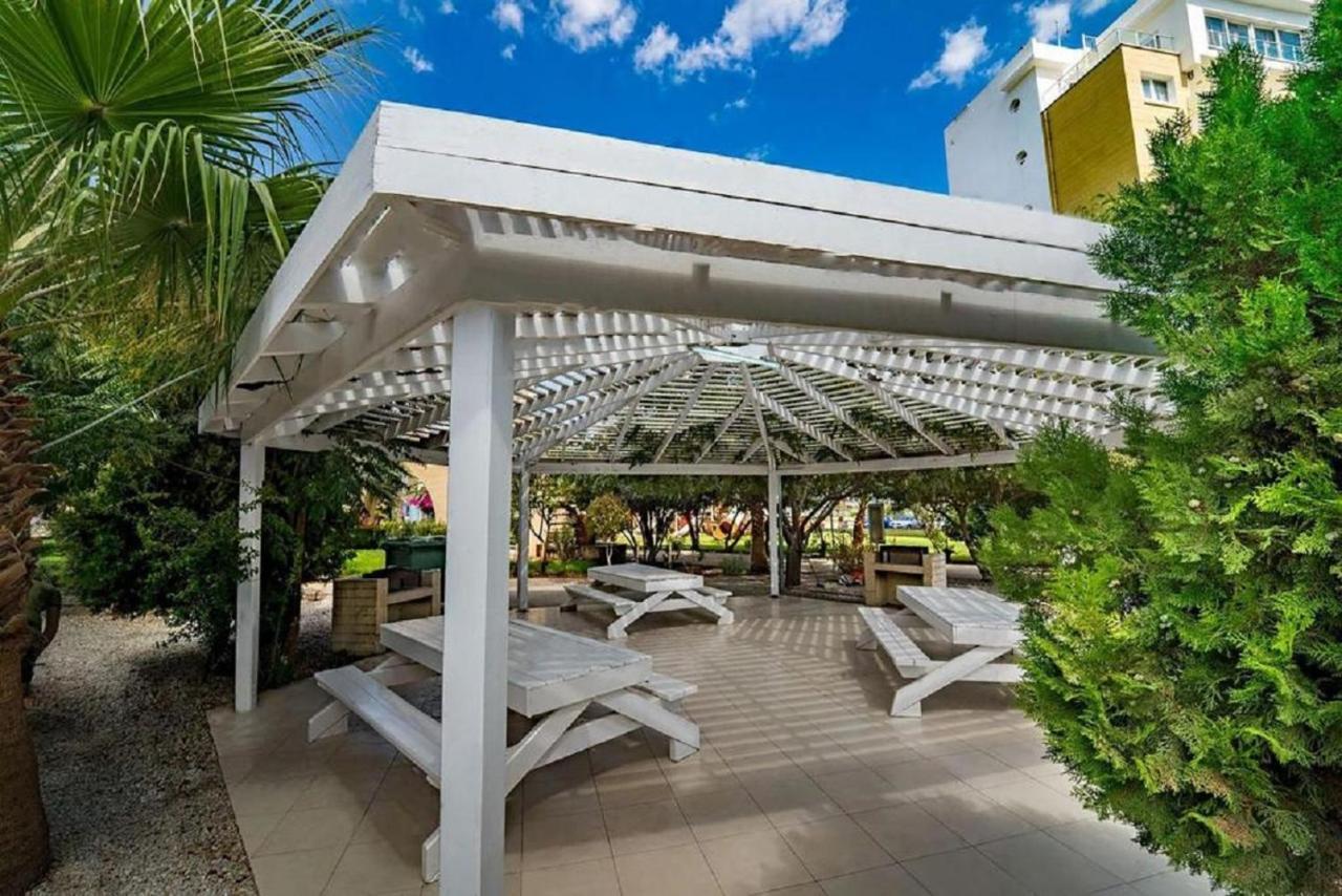 Tiberius Pool Apartments In Caesar Resort & Spa Trikomo Luaran gambar